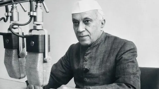 જવાહરલાલ નેહરુ, બંધારણ દિવસ, 26 નવેમ્બર, ભારતનું બંધારણ, કાયદો, બીબીસી ગુજરાતી