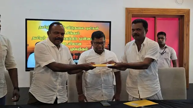 ஸ்ரீலங்கா, தமிழீழ விடுதலைப் புலிகள், கருணா அம்மான், பிள்ளையான் , கிழக்கு தமிழர் கூட்டமைப்பு, தமிழர் ஐக்கிய சுதந்திர முன்னணி