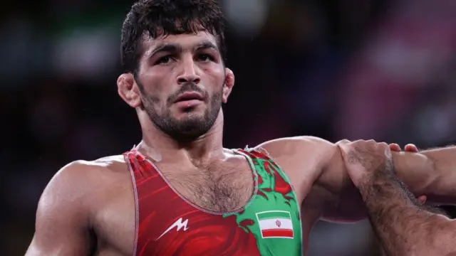 حسن یزدانی گرچه در پاریس دیگر دیوید تیلور، جدی‌ترین رقیب سال‌های اخیرش، را در پیش رو نخواهد دید، اما جراحی کتف او موجب شده که بسیاری از آمادگی صد در صد او مطمئن نباشند