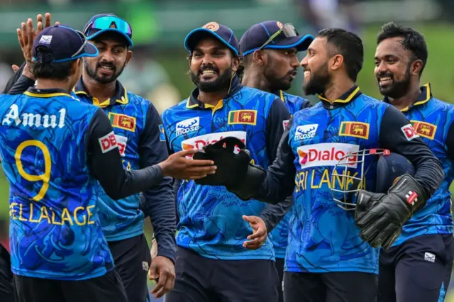 “ශ්‍රේණිගත කිරීම්හි ඉදිරියට පැමිණීම කියන්නේ වැදගත් දෙයක්. හොඳ ශ්‍රේණිගත කිරීම්වල ඉන්න නම් අපි නිතරම තරග ජයග්‍රහණය කළ යුතුයි“ යැයි තරග 3 කින් සමන්විත එක්දින ක්‍රිකට් තරගාවලියට පෙර පල්ලේකැලේ ජාත්‍යන්තර ක්‍රීඩාංගණයේ පැවැති මාධ්‍ය හමුවේදී ශ්‍රී ලංකා නායක චරිත් අසලංක සඳහන් කර සිටියේය.