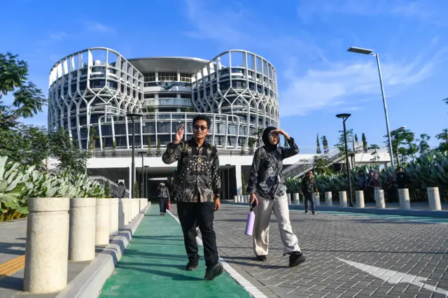 Sebanyak 4.100 ASN disebut akan dipindah ke IKN pada November 2025, sebagai bentuk keseriusan keberlanjutan proyek mercusuar mantan presiden Jokowi itu.