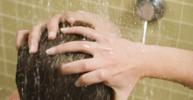 தொப்புளில் பருத்தி கழிவுகள் இருப்பதற்கு என்ன காரணம்? தவிர்ப்பது எப்படி?