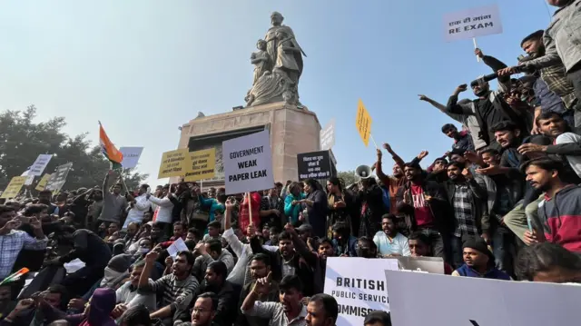 पटना में परीक्षार्थियों का प्रदर्शन