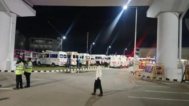 సిద్ధంగా ఉన్న అంబులెన్సులు