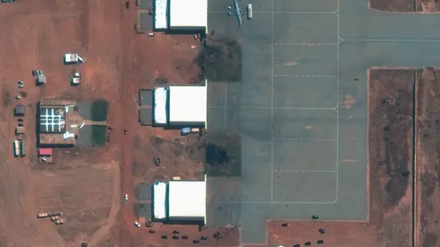 На спутниковых снимках аэропорта видны выгоревшие участки