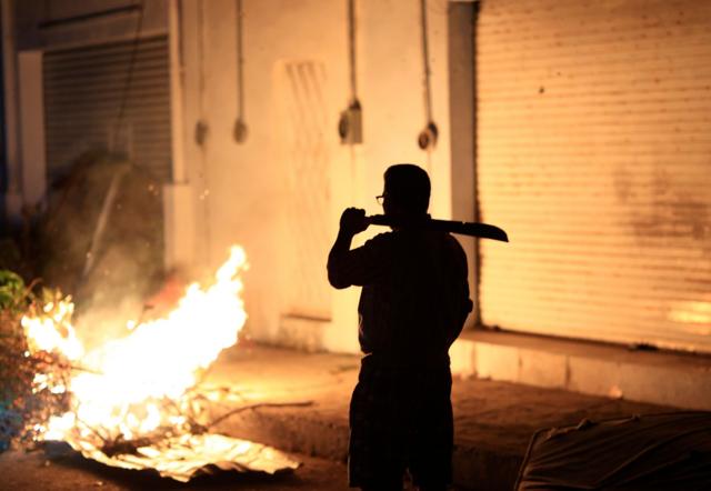 Vizinhos ficamjogos virtuais sportingbetguarda para evitar saques.