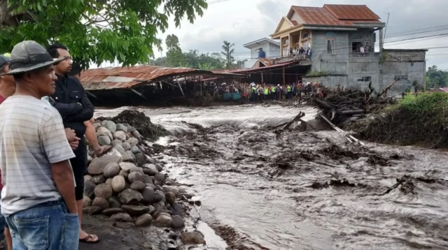 Lahar dingin Gunung Marapi 