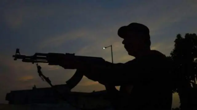 పోలీస్ స్టేషన్‌పై దాడి