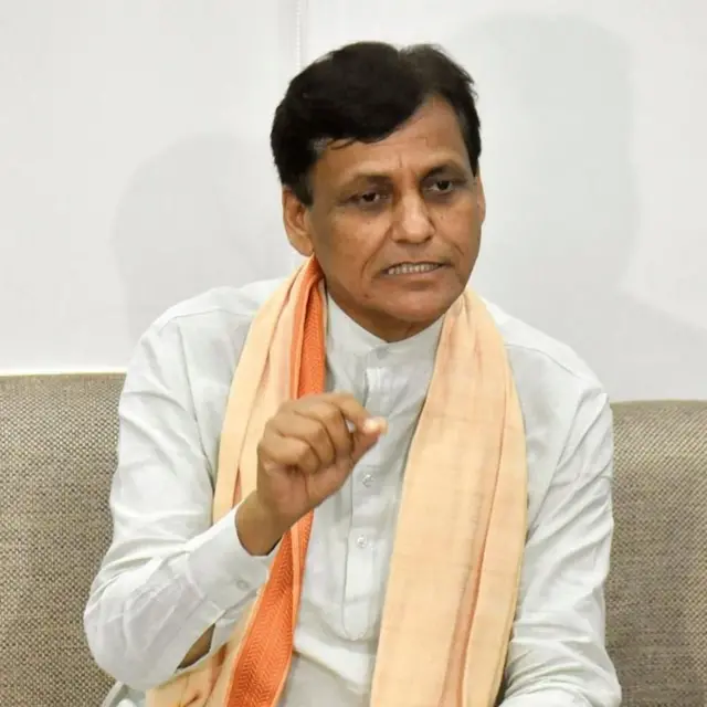 ઇમિગ્રૅશન ઍન્ડ ફોરેનર્સ બિલ – 2025, નિત્યાનંદ રાય, મનીષ તિવારી, સંસદમાં ચર્ચા, ચાર કાયદામાંથી એક કાયદો, સિલેક્ટ કમિટી, સંયુક્ત સંસદીય સમિતિની માગ, બીબીસી ગુજરાતી, બીબીસી ન્યૂઝ ગુજરાતી