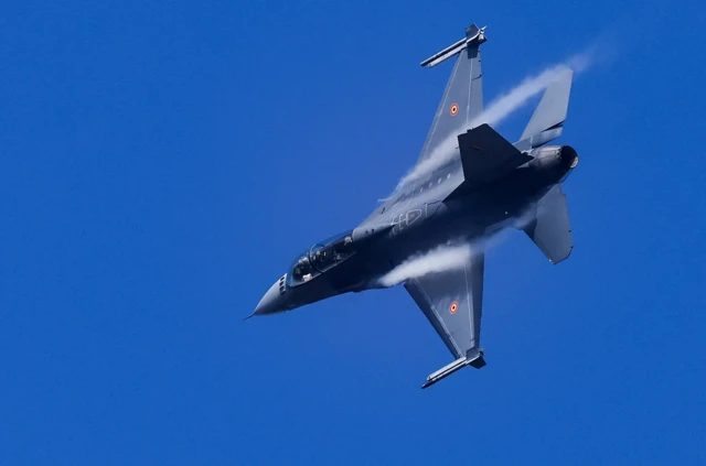  F-16 en plein vol