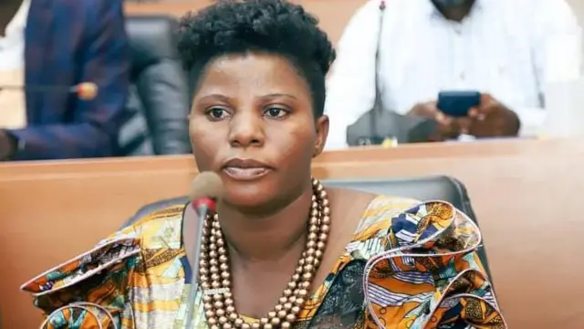 Umupfasoni Nkezimana Boussessia wo mu bwoko bw'abahutu ni we cegera ca kabiri c'umukuru w'inama nshingamateka, yamuka mu ntara ya Buhumuza.