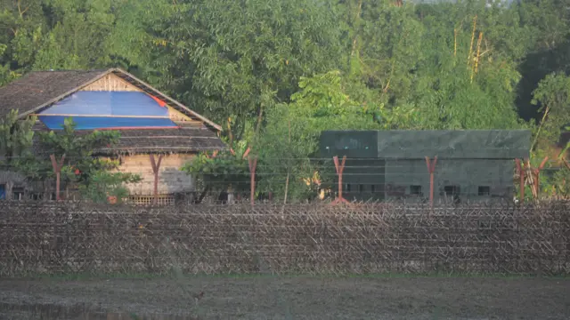 မောင်တောက စစ်ကောင်စီတပ်စခန်းတစ်ခု