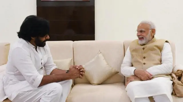 పవన్ కల్యాణ్, మోదీ 