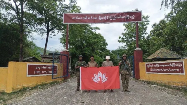 စဉ့်ကူး နဲ့ မတ္တရာမှာ လက်နက်ချသူ စစ်ကောင်စီတပ်ဖွဲ့ဝင်ဦးရေ ၃၀ ကျော်ရှိလာ