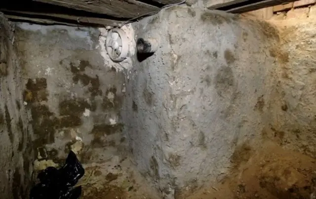 Muuqaalka godka dhulka hoostiisa ah