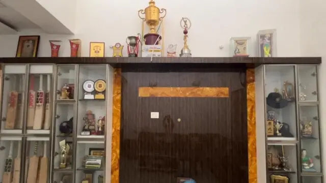 सचिनच्या घरातील कपाट