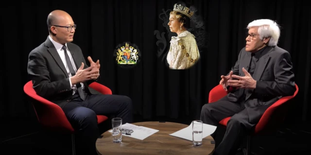 N﻿hà báo Nguyễn Giang của BBC và ông Đoàn Xuân Kiên