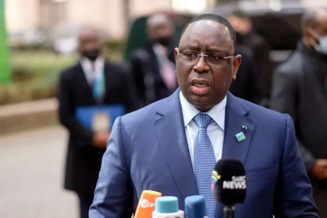 L'ancien président du Sénégal, Macky Sall, s'exprime lors du sommet UE-Afrique le 17 février 2022 à Bruxelles, en Belgique.