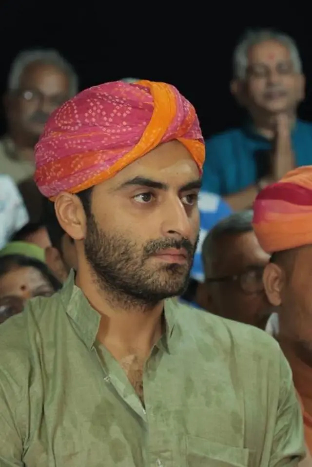 जैसलमेर घराण्याचे वंशज चैतन्य राज सिंह ज्यांनी या नकाशावर आक्षेप घेतलाय.