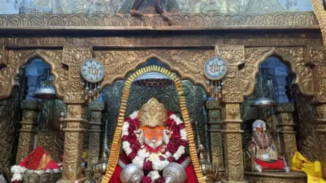 धीरेंद्र शास्त्री यांनी स्थापन केलेलं बालाजी मंदिर