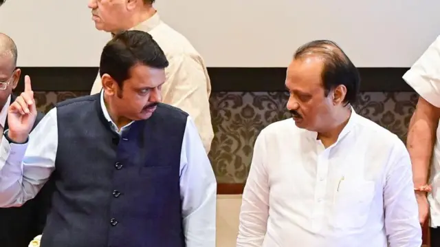 अजित पवार 