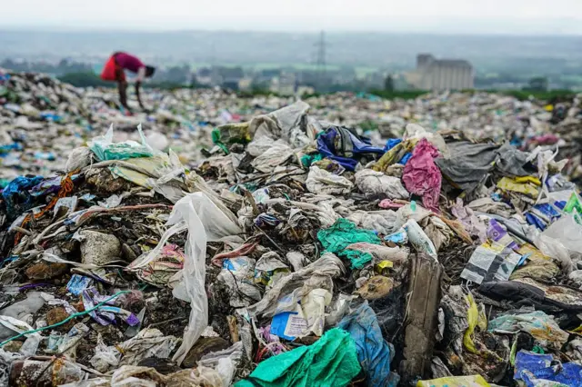 په پلاستیک د چاپېریال ککړتیا نړیواله ستونزه ده