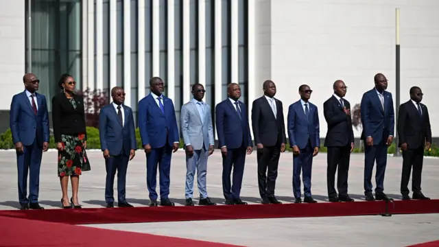 Тогонун делегация мүчөлөрү