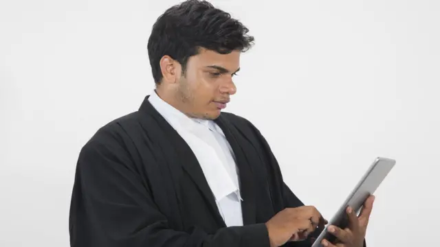 వైఎస్ఆర్ లా నేస్తం