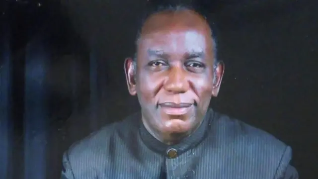 Onye na-ede akwụkwọ a ma dịka Dillibe Onyeama