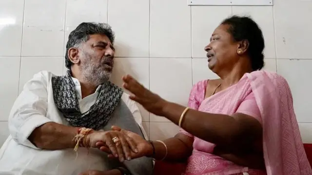 ఉప ముఖ్యమంత్రి డీకే శివ కుమార్