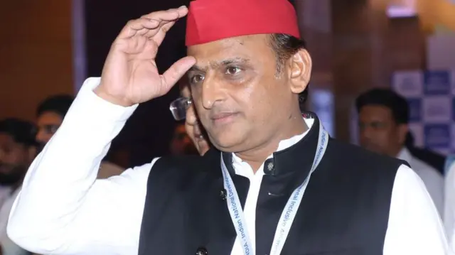 अखिलेश यादव