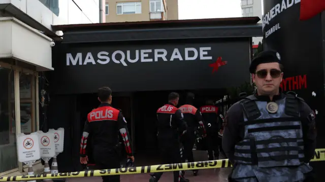 Вход в ночной клуб