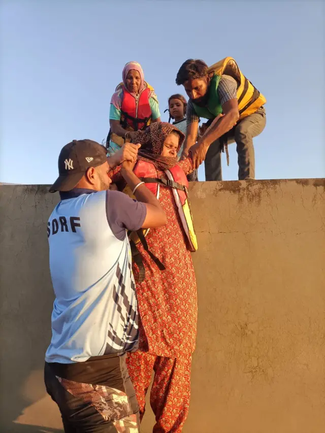 ਰਾਹਤ ਕਾਰਜ 