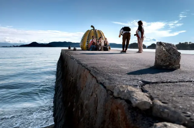 சுற்றுலா, உலகின் தனித்துவமான 10 இடங்கள்