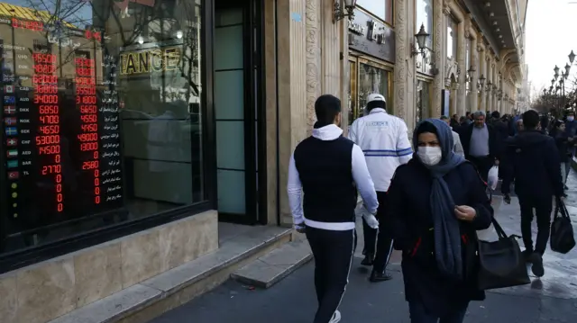 ارزش پول ایران در بحبوحه بحران اقتصادی در کشور به پایین ترین حد خود رسید