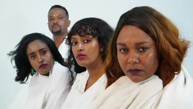 የእመጌቶች ቴያትር ፖስተር