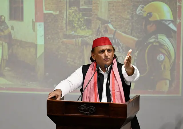 अखिलेश यादव
