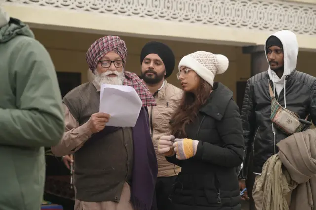 ਪਰਮ ਨੇ ਦੱਸਿਆ ਕਿ ਪਰਿਵਾਰ ਇਹ ਵੀ ਚਾਹੁੰਦਾ ਸੀ ਕਿ ਉਹ ਅੰਮ੍ਰਿਤਸਰ ਦੇ ਬੀਬੀਕੇ ਡੀਏਵੀ ਕਾਲਜ ਵੱਲੋਂ ਆਫਰ ਹੋਈ ਅਸਿਸਟੈਂਟ ਪ੍ਰੋਫੈਸਰ ਦੀ ਨੌਕਰੀ ਕਰ ਲਵੇ