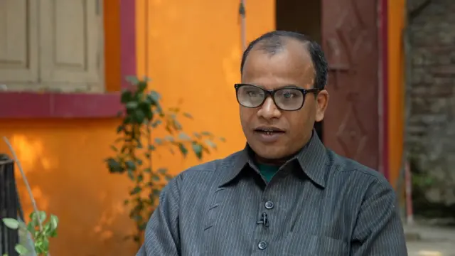 મૃત્યુંજય અને તેમનાં પત્નીએ મારી સાથે વાતચીતમાં જણાવ્યું કે તેઓ સતત પોતાના પુત્રની સલામી માટે પ્રાર્થના કરતાં રહે છે