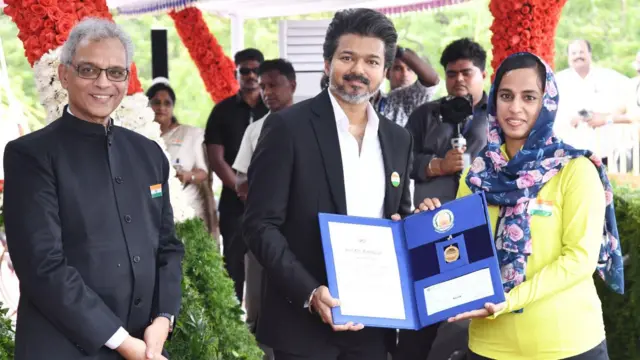 துணிவு மற்றும் சாகசச் செயலுக்கான கல்பனா சாவ்லா விருதை கோவை மாவட்டத்தை சேர்ந்த செல்வி நெளஷீன் பானு சந்த் அவர்களுக்கு முதலமைச்சர் ஜோசப் விஜய் வழங்கினார். 