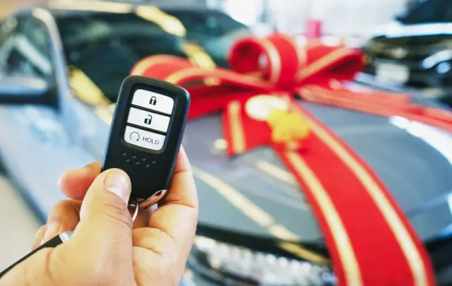 కారు గిఫ్ట్