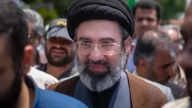 56 साल के मोज़तबा ख़ामेनेई को ईरान का नया सुप्रीम लीडर माना जा रहा है