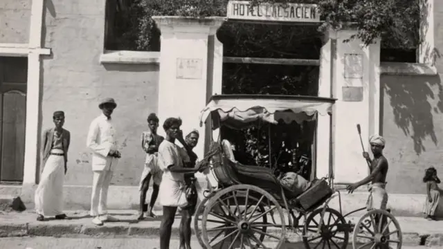 சிபிஎஸ்இ, கல்வி, மும்மொழிக் கொள்கை, பிரெஞ்சு மொழி, இந்தி
