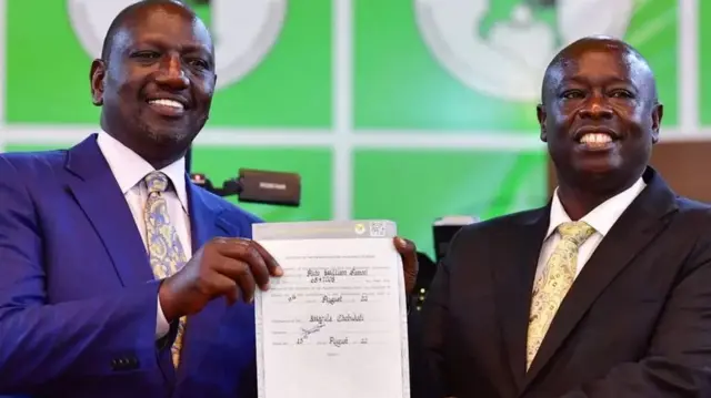 William Ruto (à gauche) est vainqueur de la présidentielle.