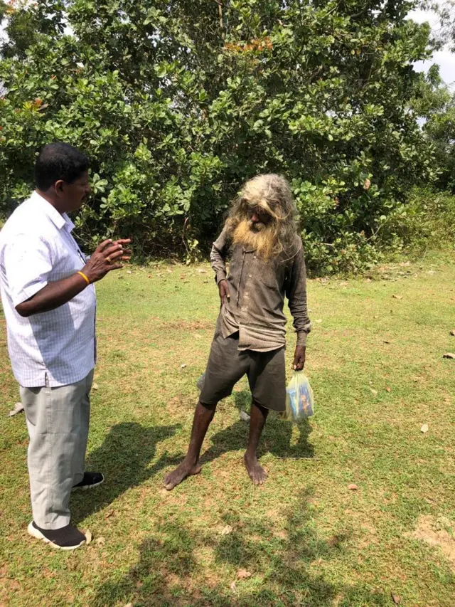 එන්. නගුලේෂ්, පවසන්නේ බාලා ඔහුගේ පවුලේ අය විසින් අතහැර දමනු ලැබ ඇති අතර මානසික ව්‍යාකූලත්වයට පත්ව සිටි බව ය.