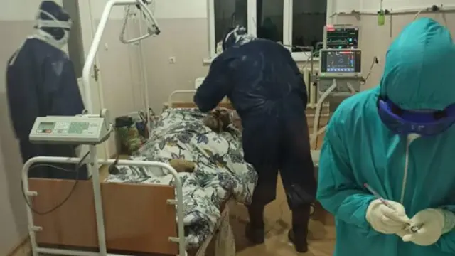 Кыргызстанда коронавирус табылган бейтаптар жаткан бөлмө
