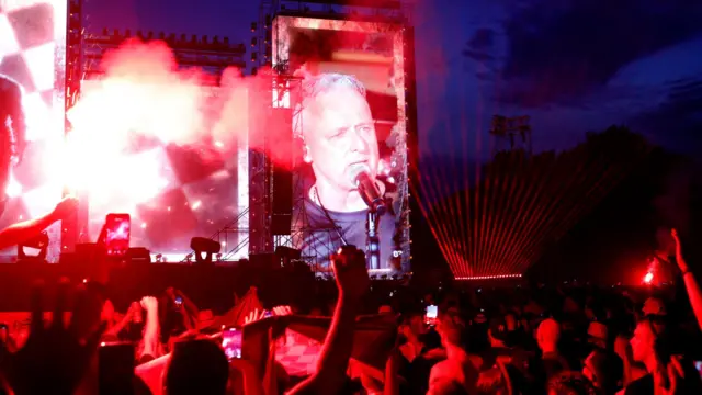 Во время концерта