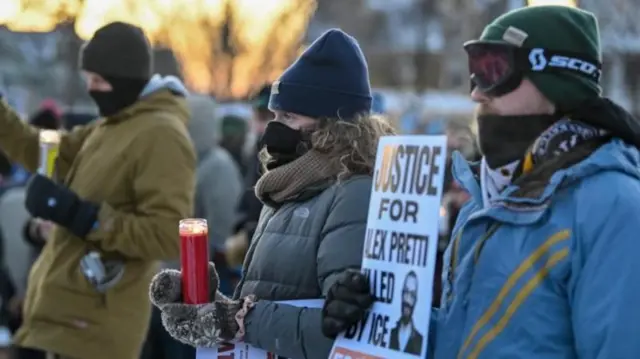 ঘটনার পর বিক্ষোভ করছেন অনেকে