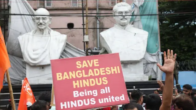 बांग्लादेश में हिंदुओं के ख़िलाफ़ हिंसा के विरोध में अगस्त 2024 में कोलकाता में भी प्रदर्शन किया गया था. (फ़ाइल फ़ोटो)