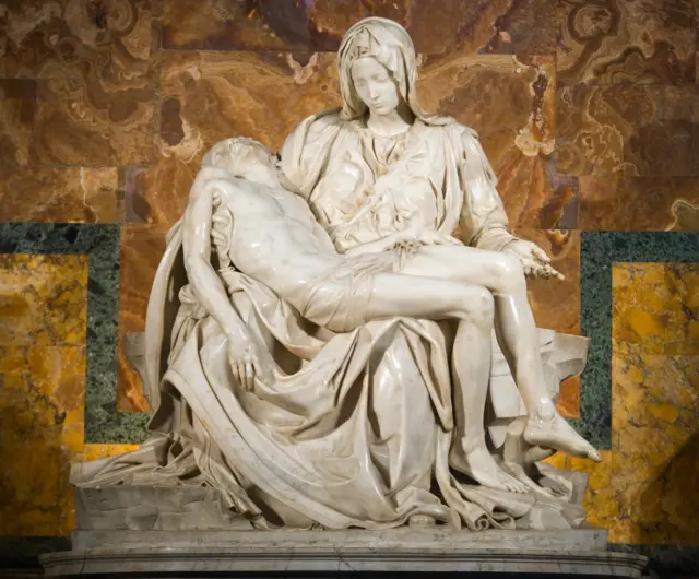 မိုက်ကယ်အန်ဂျလိုရဲ့ ယေရှုကို မယ်တော်မာရီ ပိုက်ထွေးထားတဲ့ လက်ရာ